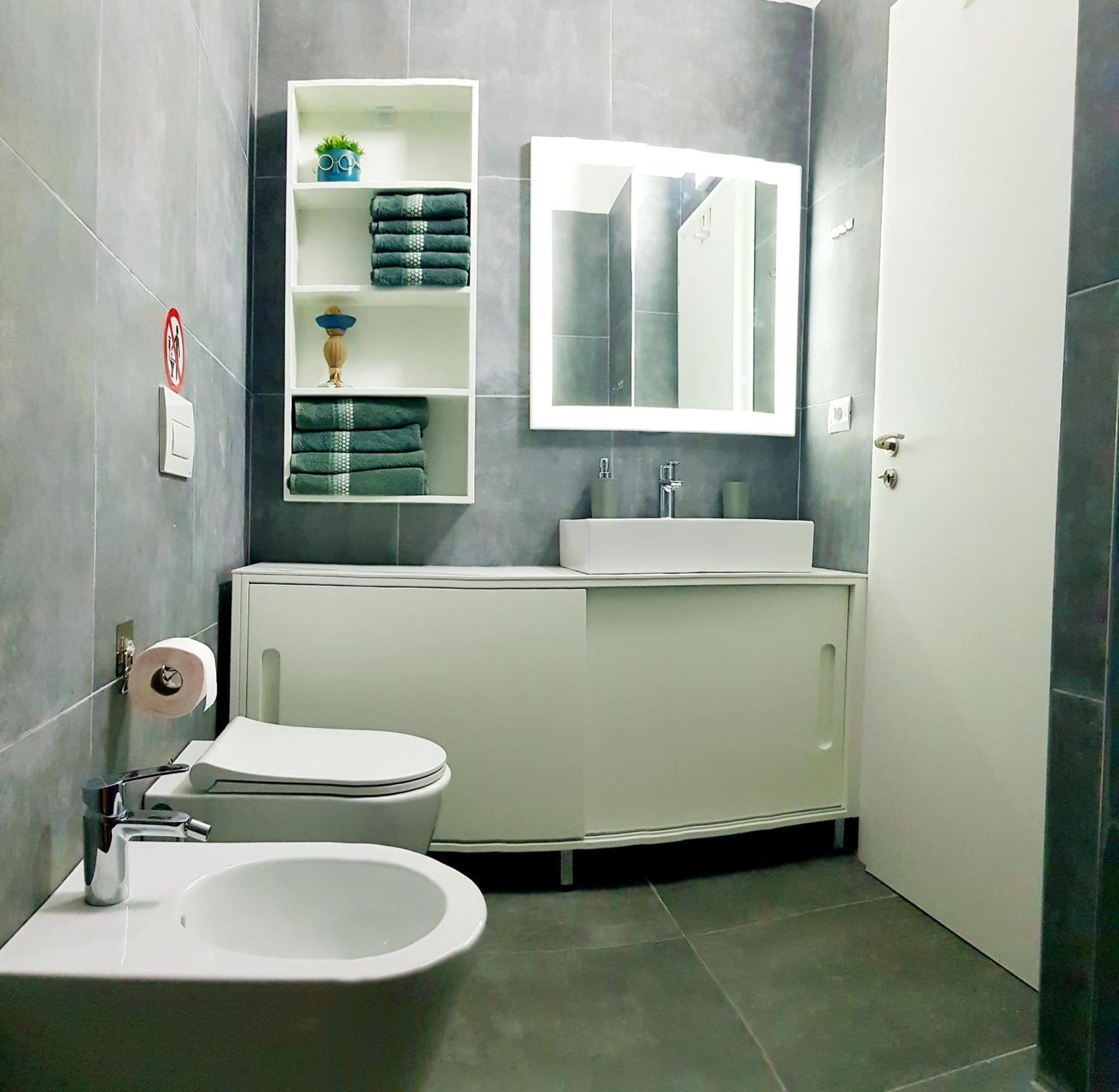Bindi Apartment Himare Esterno foto
